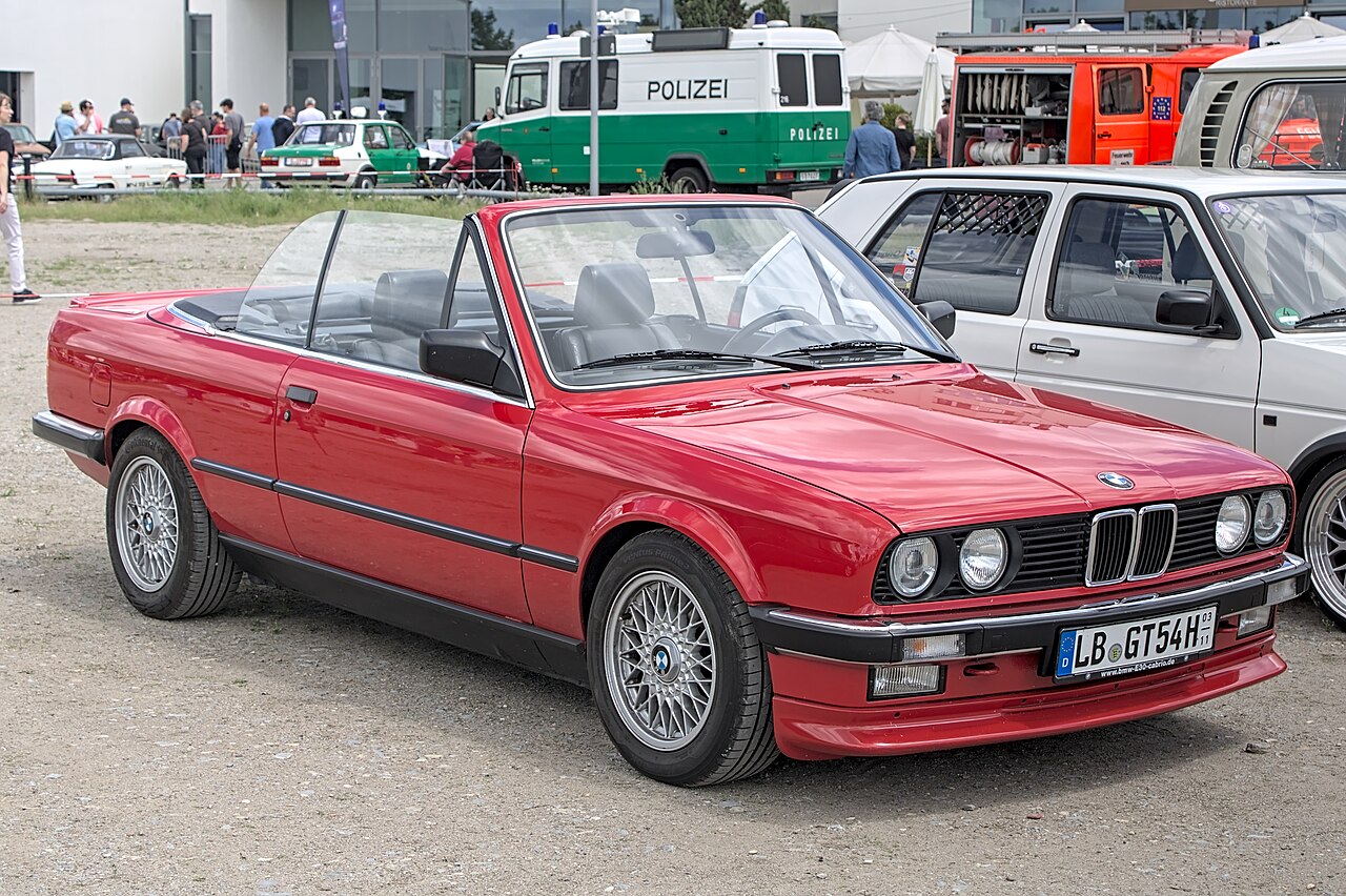 BMW 3 серия E30