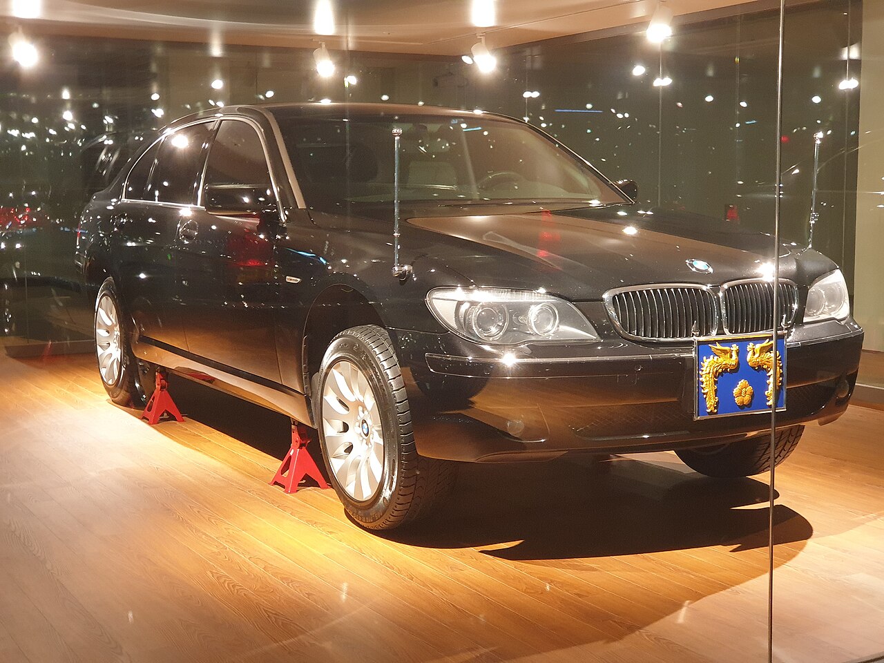 BMW 7 серия E67