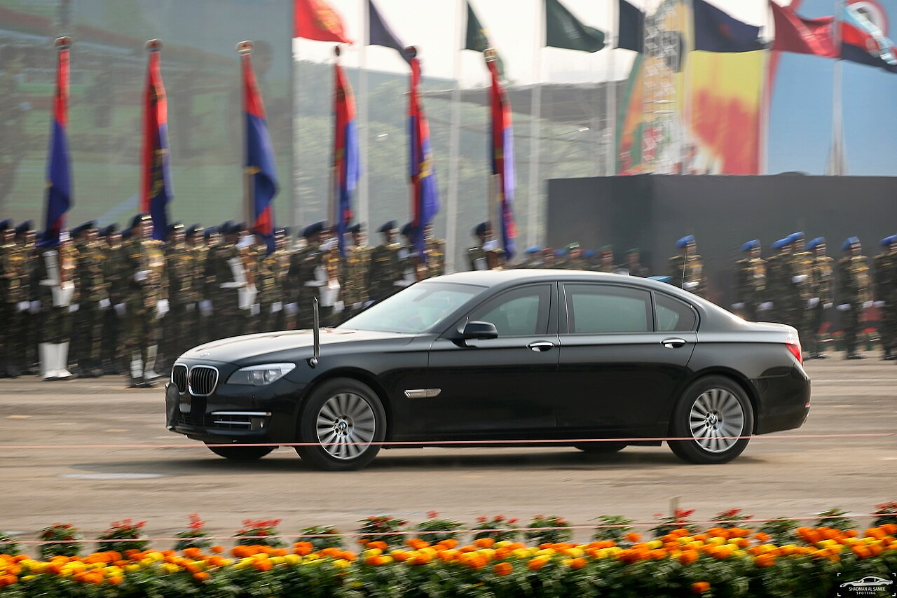 BMW 7 серия F03