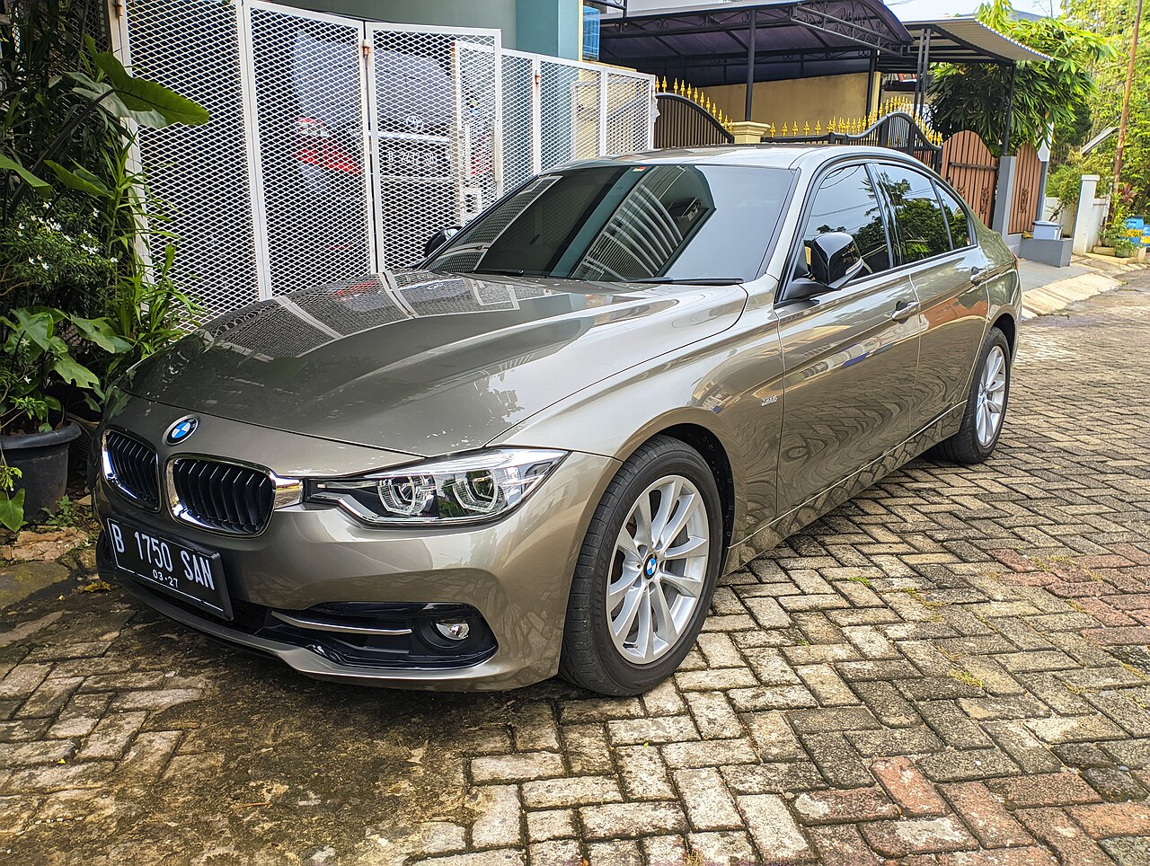 BMW 3 серия F30