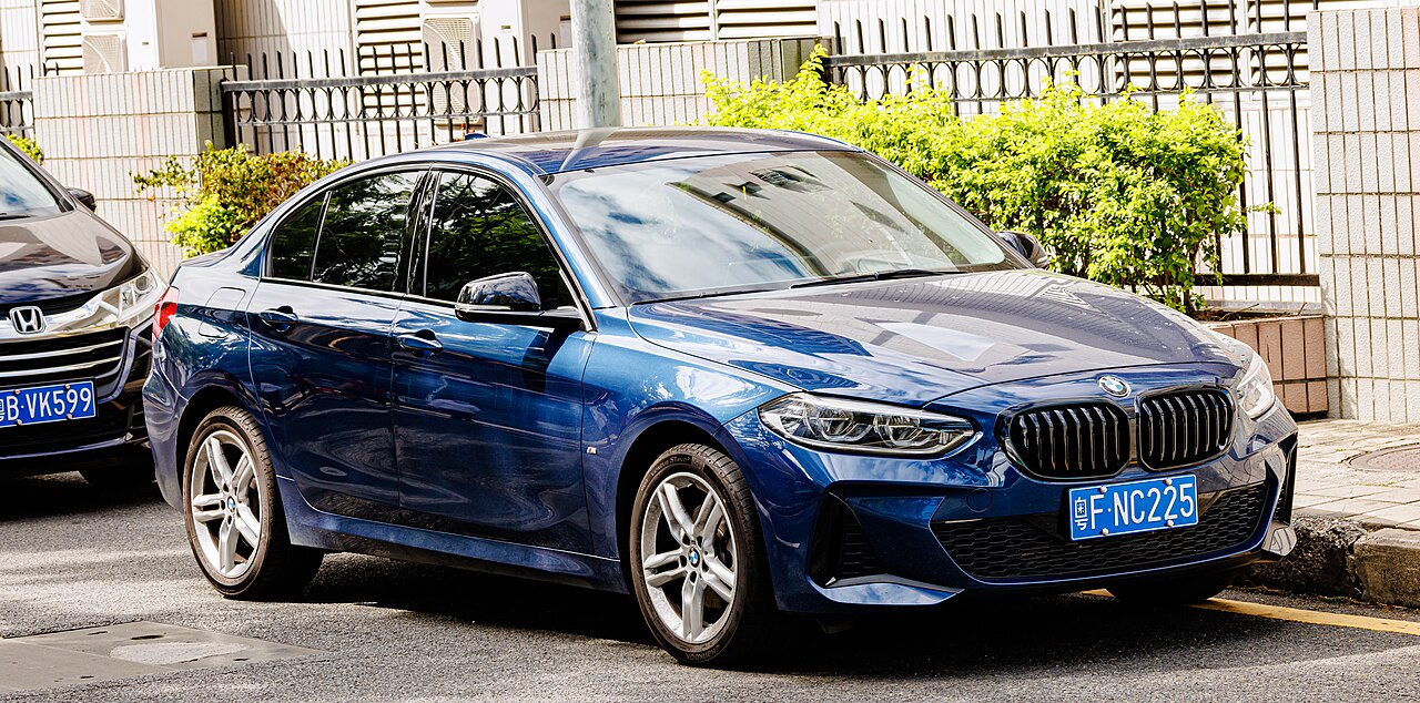 BMW 1 серия F52