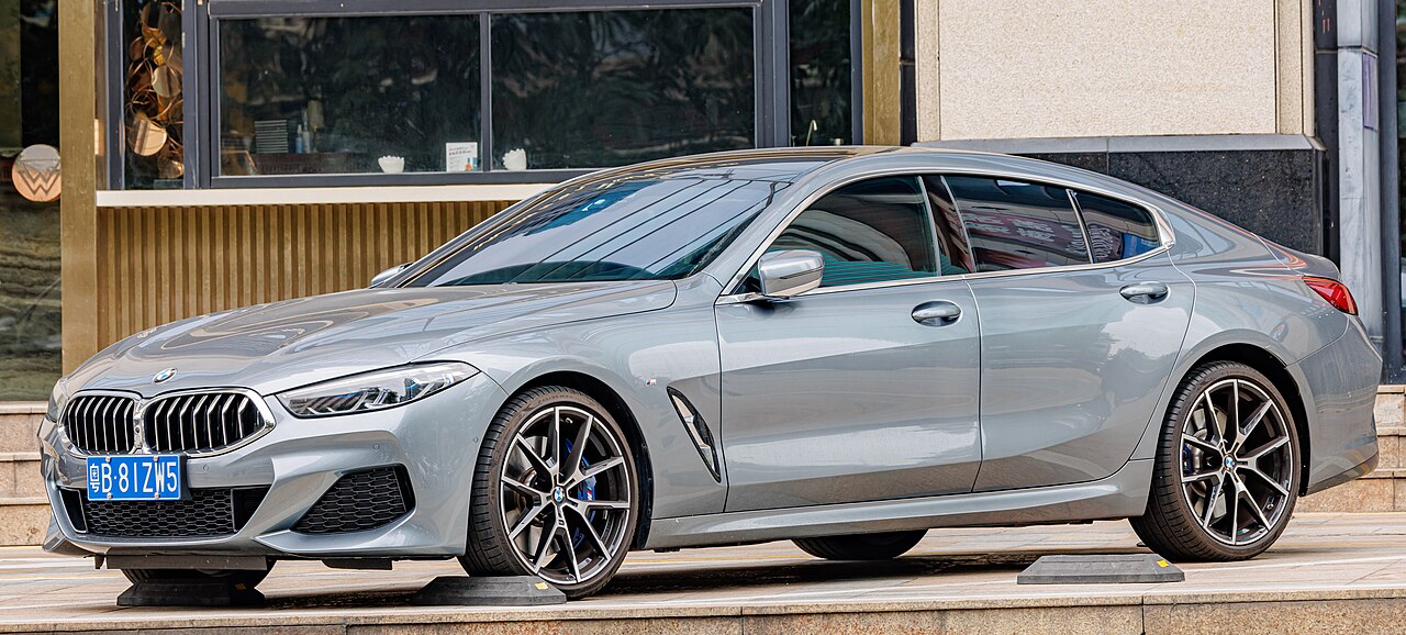 BMW 8 серия G15