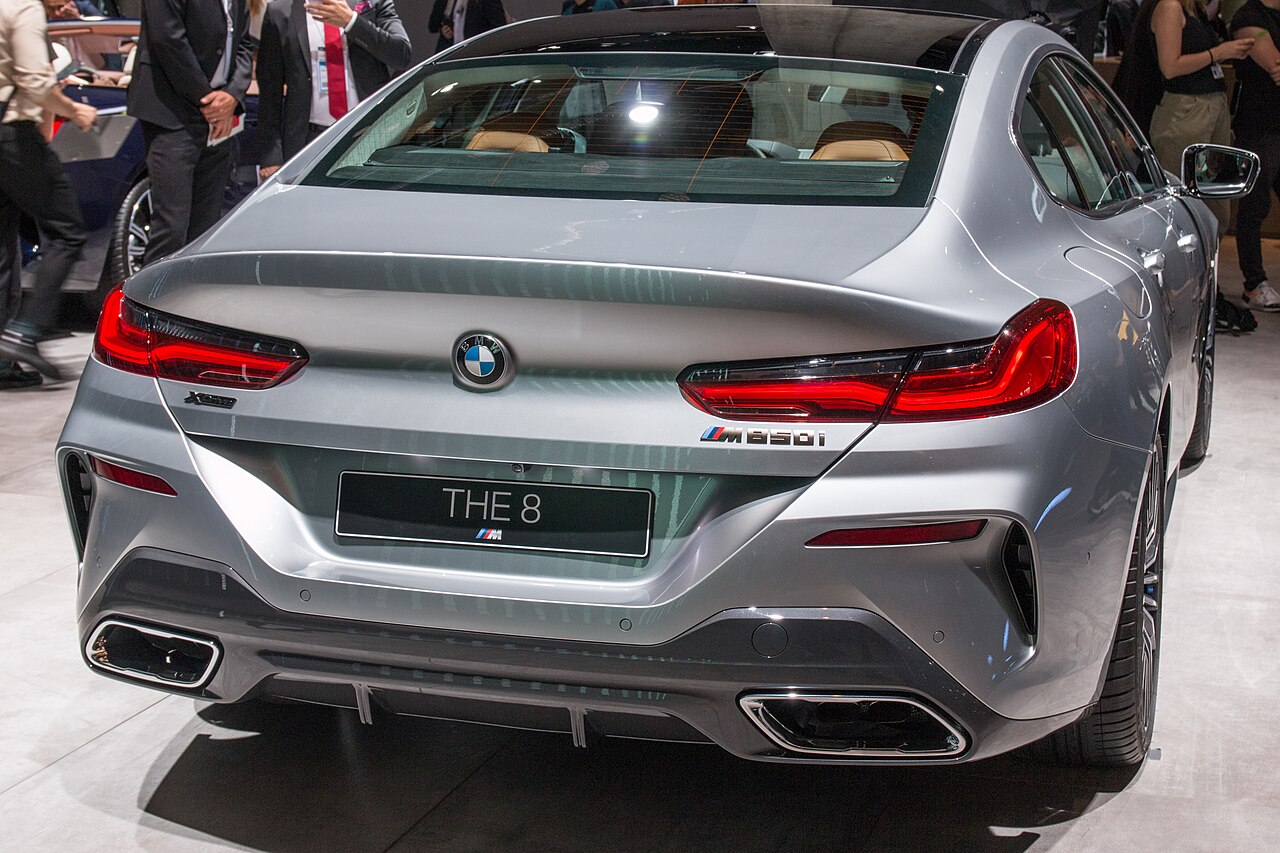BMW 8 серия G16