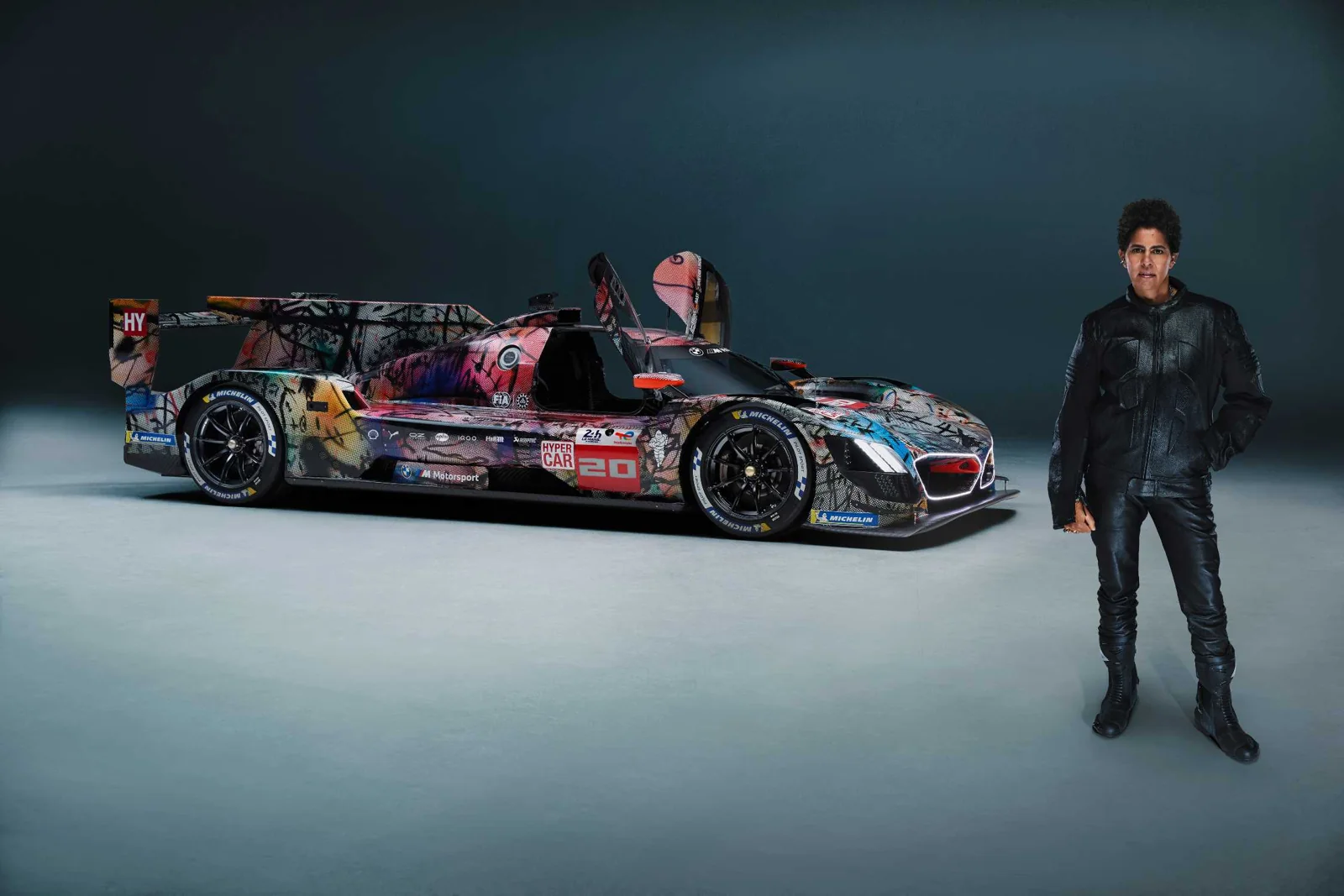 BMW Art Car Джули Мехрету покажут на выставке AFMAC в Кейптауне