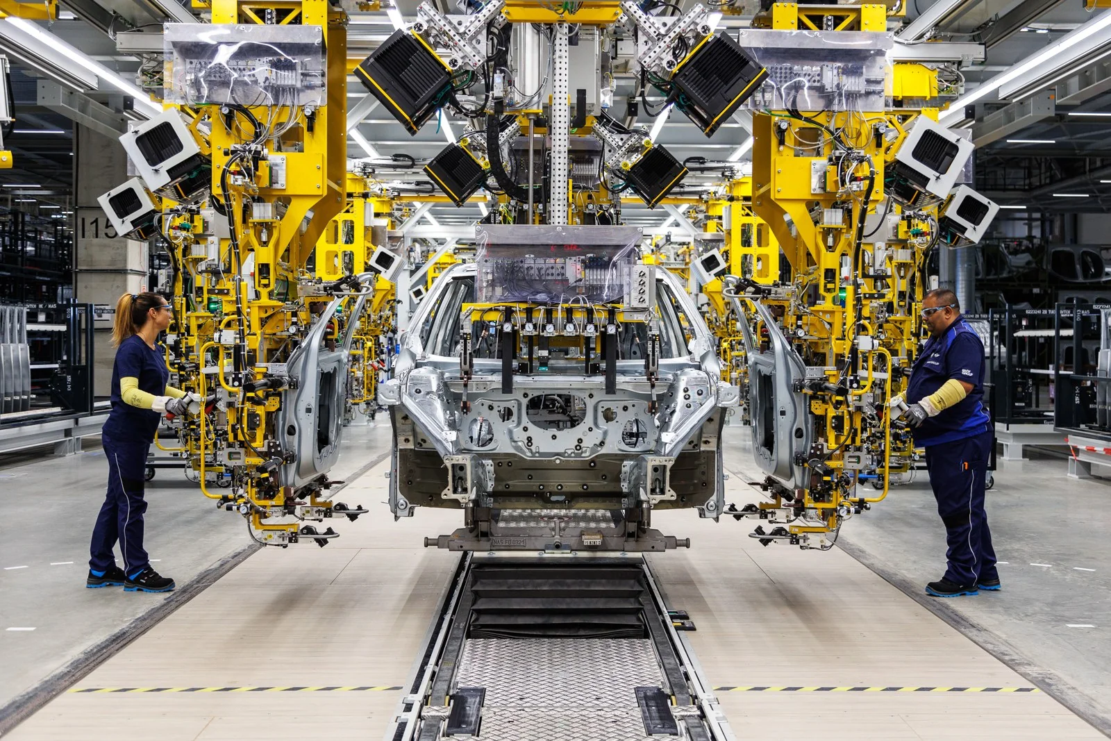 Завод BMW в Дебрецене перешёл на три смены для выпуска iX3