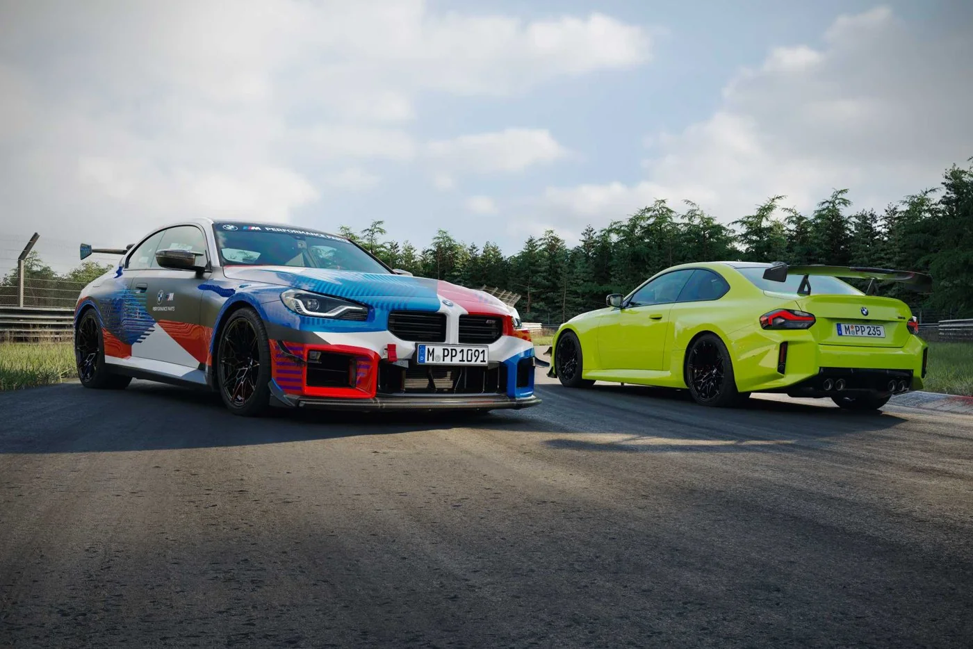 BMW показала, как настраивается выдвижной сплиттер M2 Track Kit