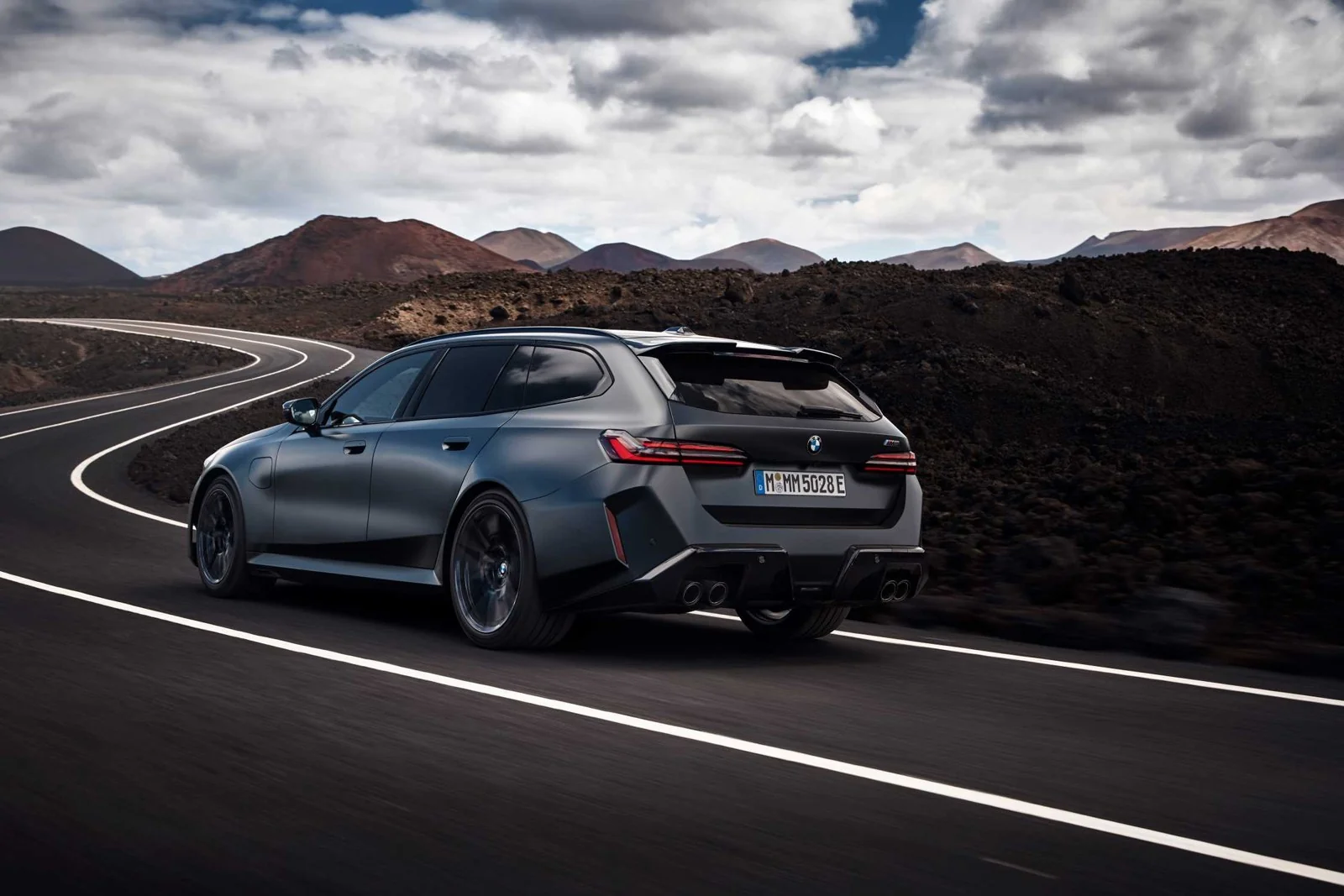 BMW M объяснила, зачем построила полицейский M5 Touring