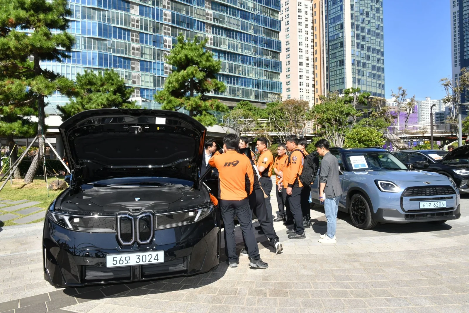 BMW и MINI предоставили электромобили для обучения пожарных в Пусане