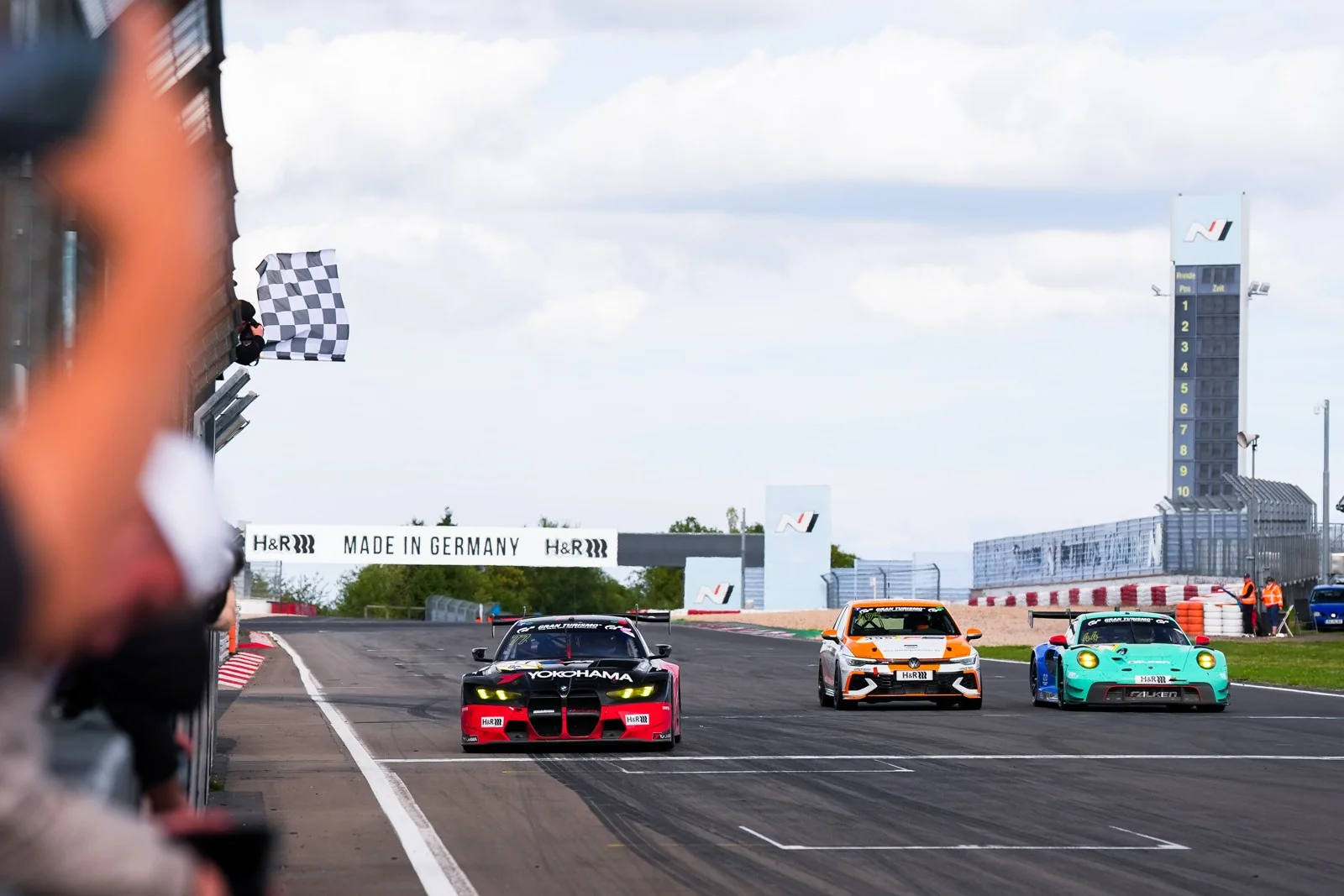 Schubert Motorsport выиграла сентябрьскую гонку NLS на BMW M4 GT3 EVO