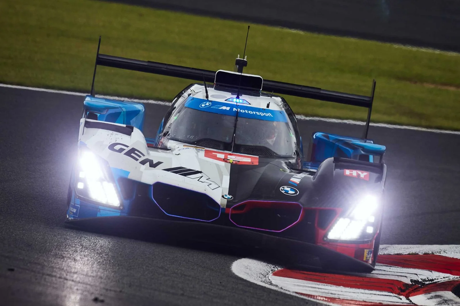 BMW на Фудзи: подиум M Hybrid V8 и победа M4 GT3 EVO