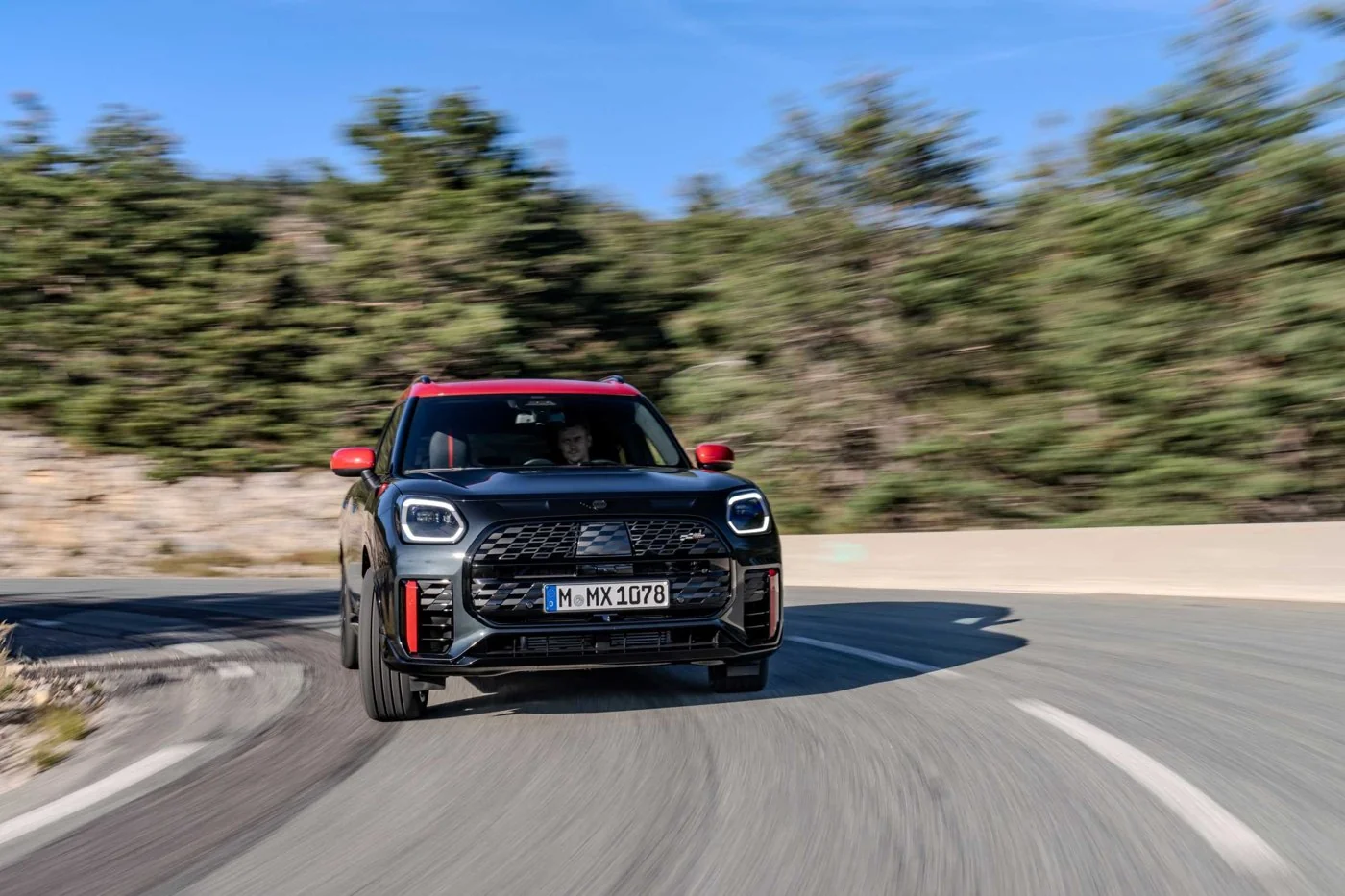 Top Gear сравнил MINI Countryman JCW с классическим Range Rover